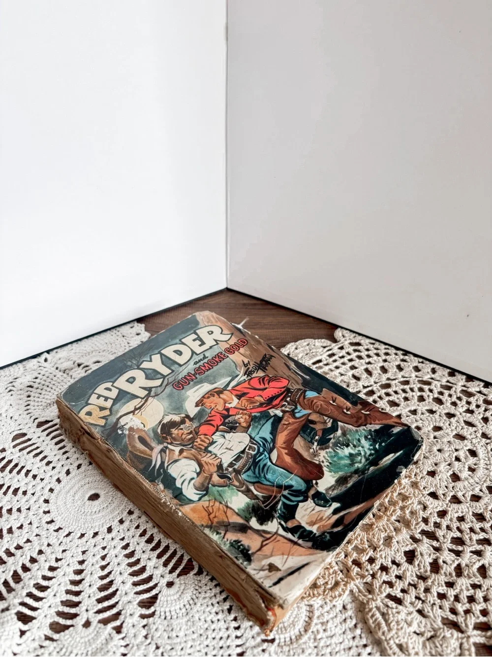 Vintage Red Ryder Gun-Smoke Hard Cover Book